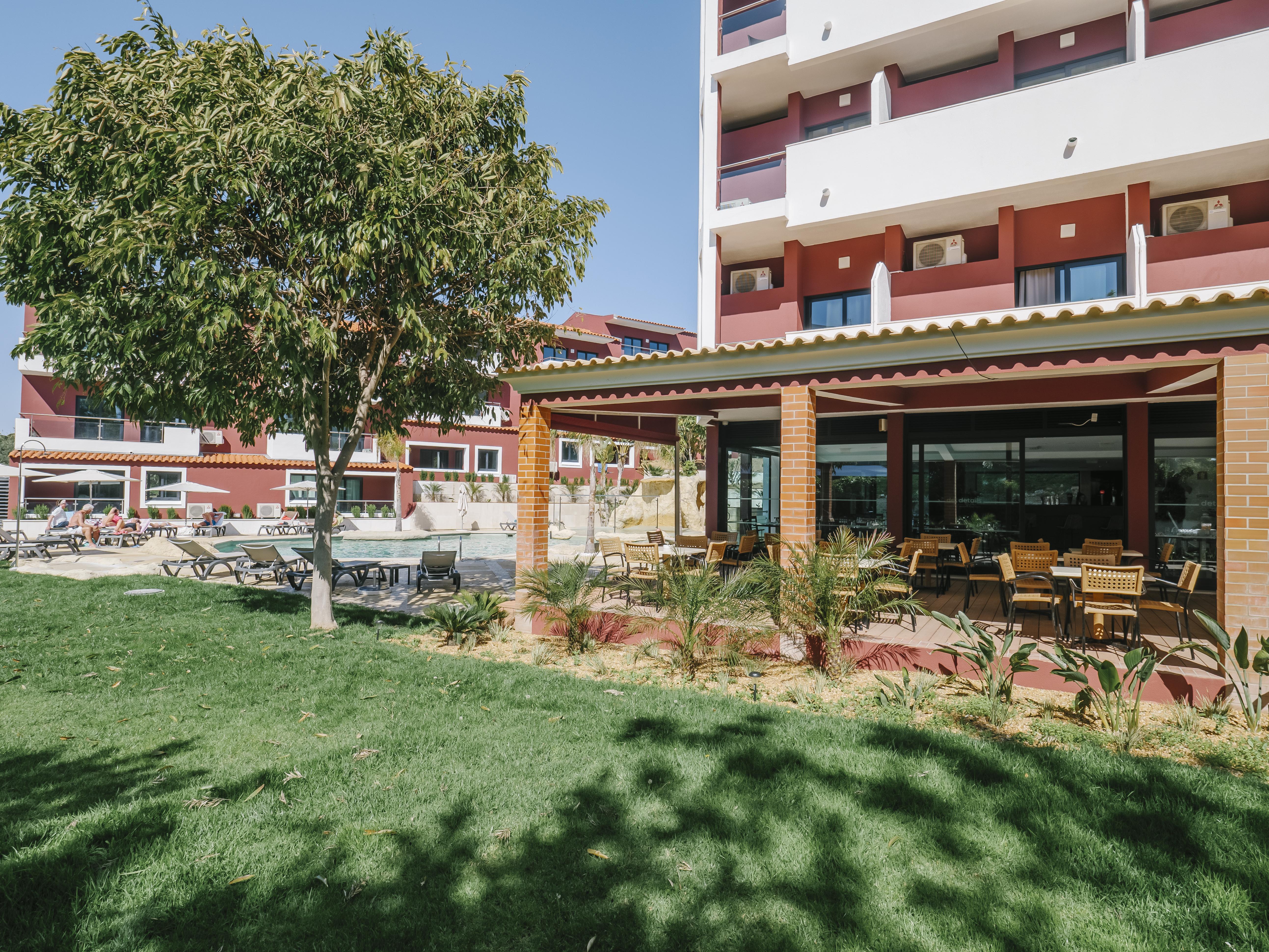 Topazio Vibe Beach Hotel & Apartments - Adults Friendly Albufeira Extérieur photo